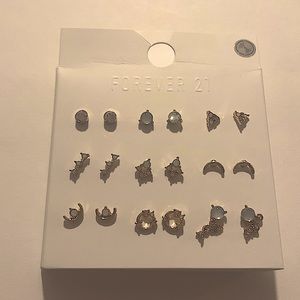 FOREVER 21 gold pleated earrings